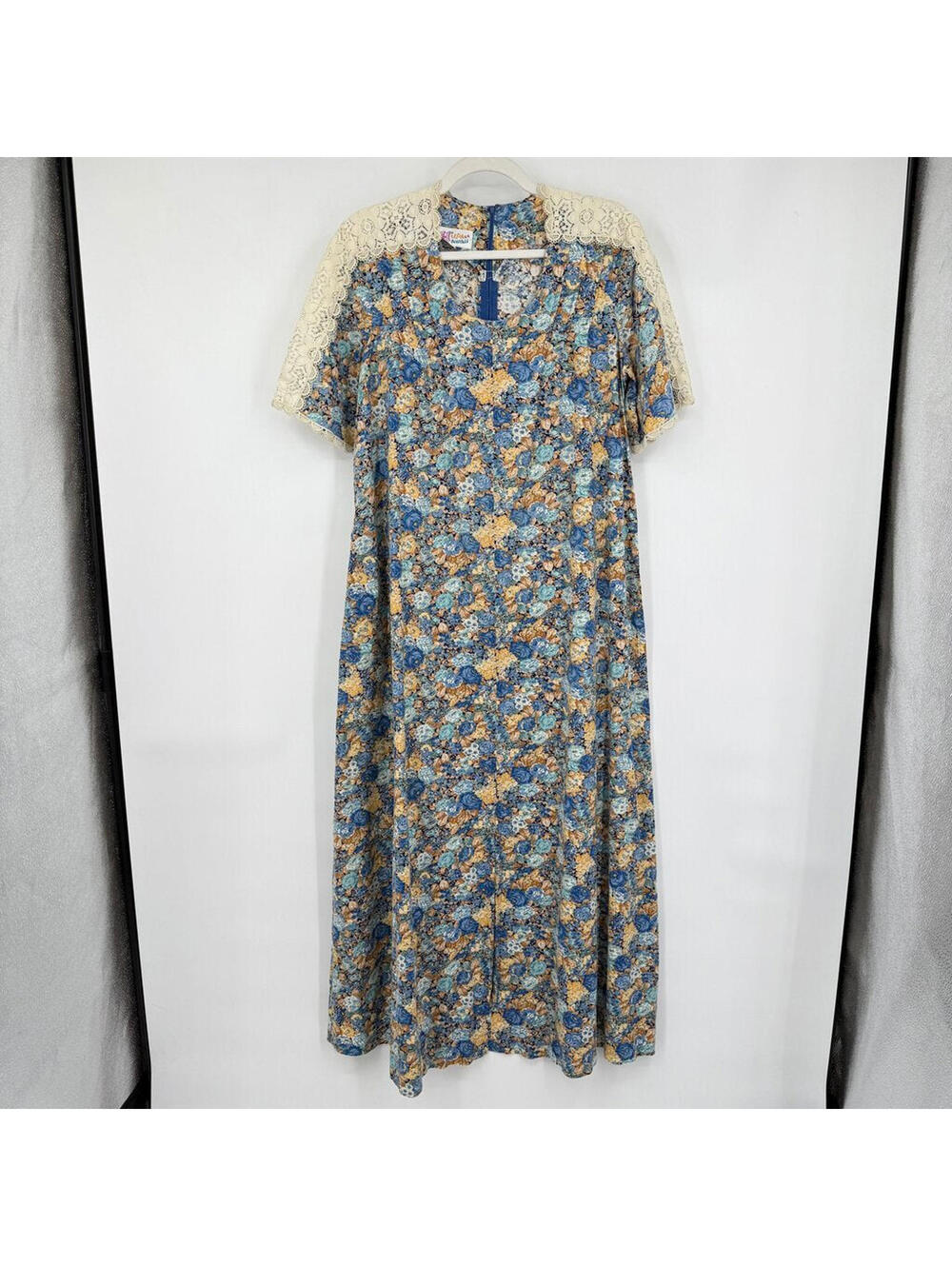 Women's 1970s Vintage Hilda Hawaii Blue Cream Tan Cotton Floral Maxi Dress Large